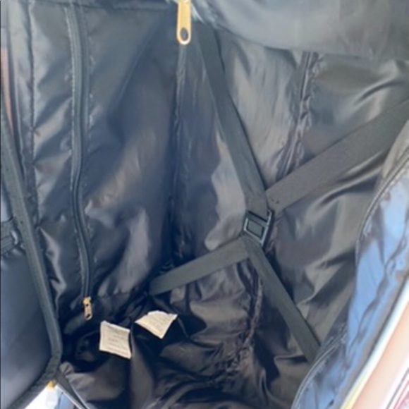 Vs carry-on suitcase slippers backpack keychain 2 bags/ totes NO EXTRA BAGS!!! - Picture 3 of 14